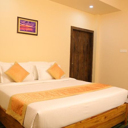 Goroomgo Silicon Residency Puri Near Sea Beach & Temple - Luxurious Room - Lift And Parking Facilities - Best Seller Экстерьер фото