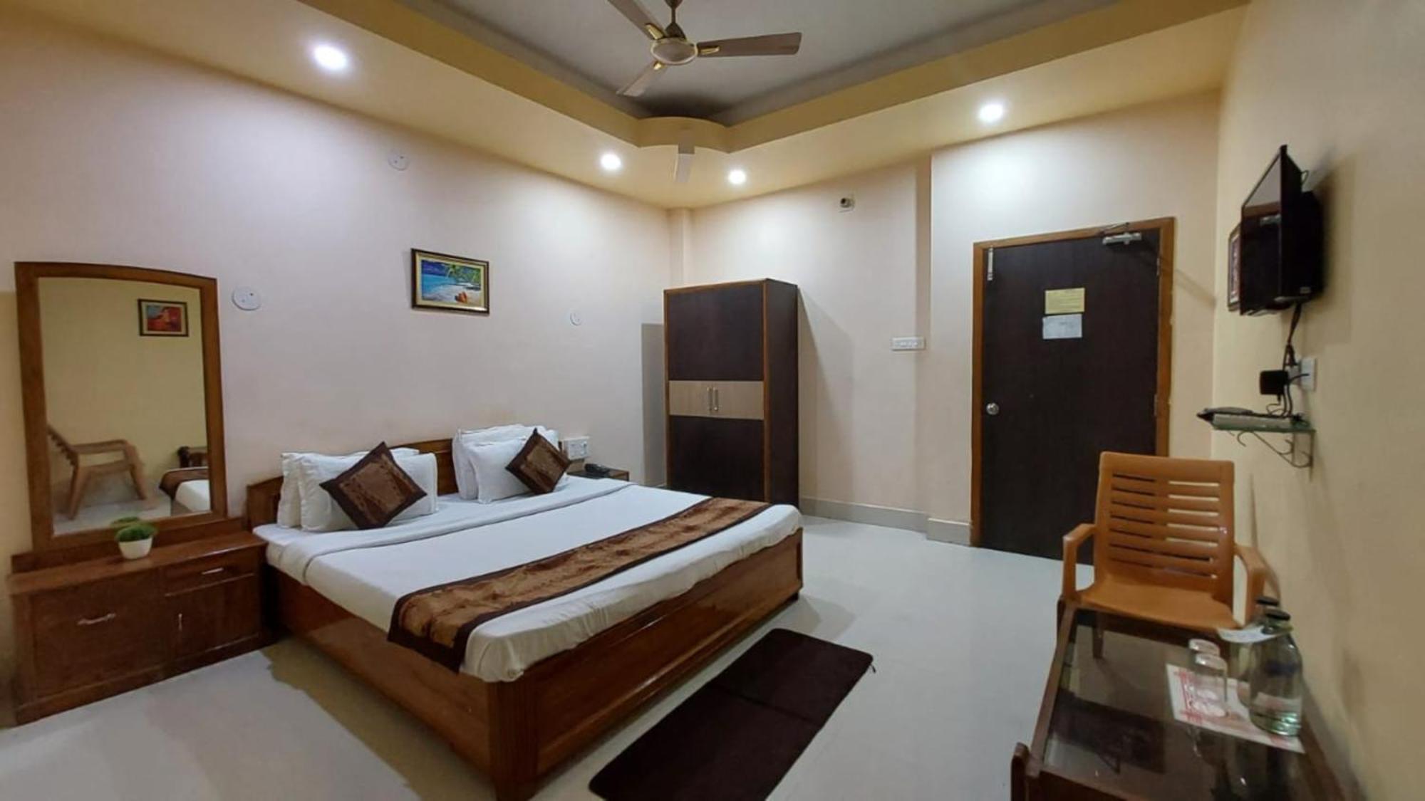 Goroomgo Silicon Residency Puri Near Sea Beach & Temple - Luxurious Room - Lift And Parking Facilities - Best Seller Экстерьер фото
